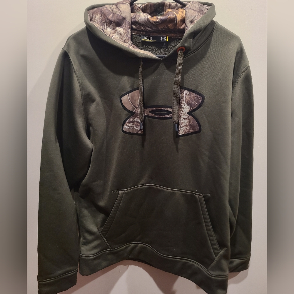 Under Armour storm hoodie size medium camo and forest green color.
